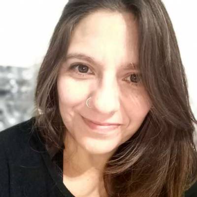  Mujer de 48 años Moreno