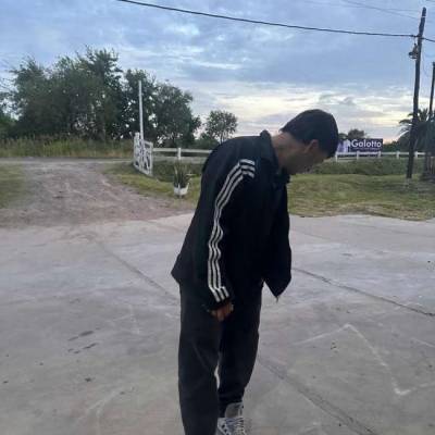  Hombre de 30 años Concepción del Uruguay