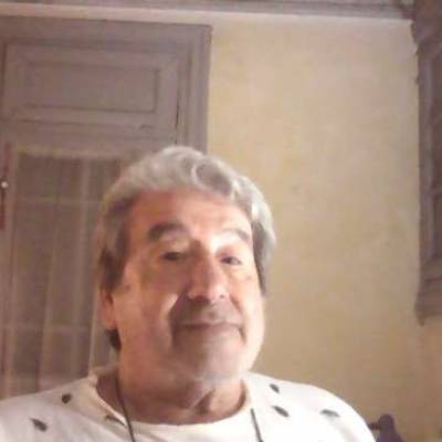  Hombre de +74 años Villa General Mitre