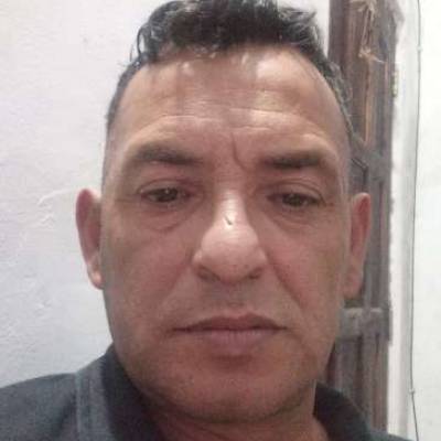  Hombre de 53 años Bernal