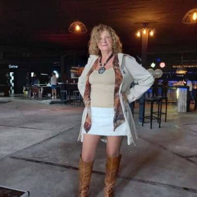  Mujer de 67 años Versalles
