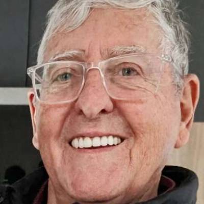  Hombre de +74 años Alte. Brown