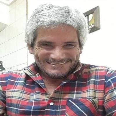  Hombre de 71 años 25 de Mayo
