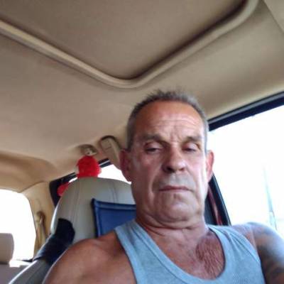  Hombre de 49 años Miami