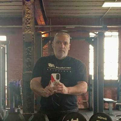  Hombre de 52 años Villa Luro