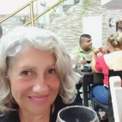  Mujer de 64 años Cipolletti