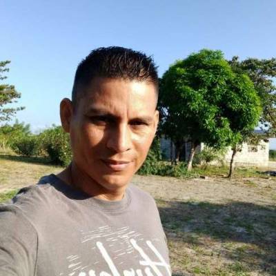  Hombre de 43 años Panama