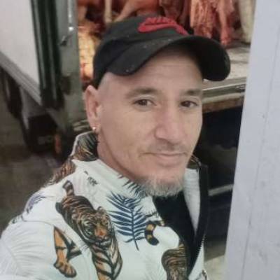  Hombre de 40 años Mataderos