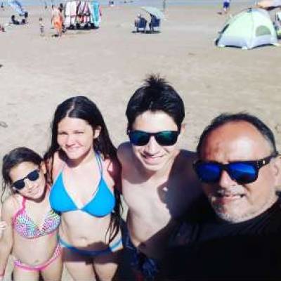  Hombre de 59 años Ezeiza