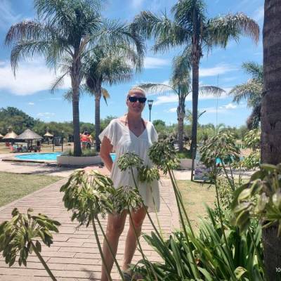  Mujer de 50 años Moreno