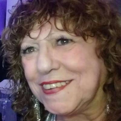  Mujer de 73 años Congreso