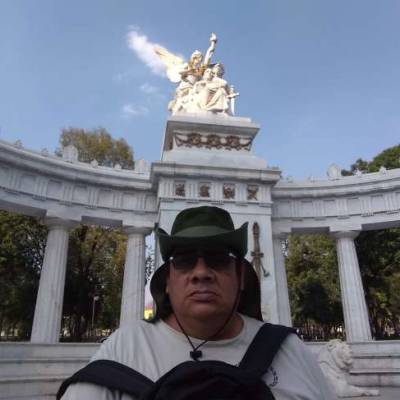 Conocer hombre de 62 años que vive en Lomas de Zamora 