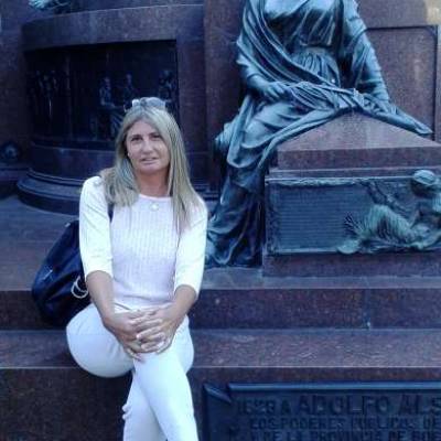 ROANA es una mujer de 55 años que busca amigos en CABA 