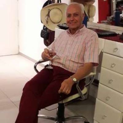 ALFREDO5 es una hombre de 75 años que busca amigos en Buenos Aires 