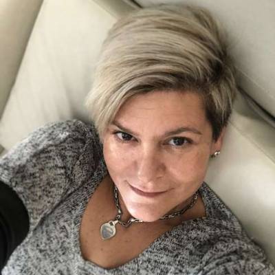 ALECOLO2602 es una mujer de 48 años que busca amigos en CABA 