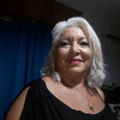 LA_GLAMOROSA es una mujer de 68 años que busca amigos en CABA 