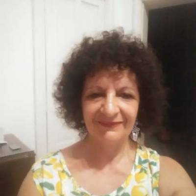 Conocer mujer de 64 años que vive en Caballito 