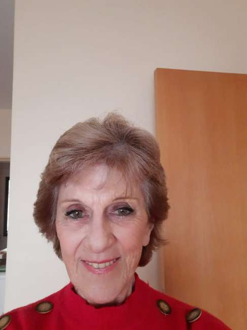 Conocer mujer de 76 años que vive en Belgrano 