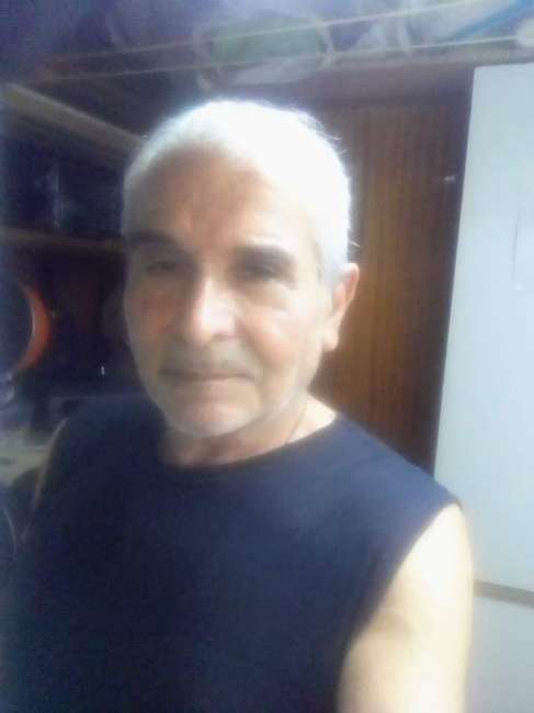 Conocer hombre de 71 años que vive en Alicante 