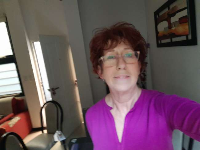 Conocer mujer de 62 años que vive en Nueva Pompeya 