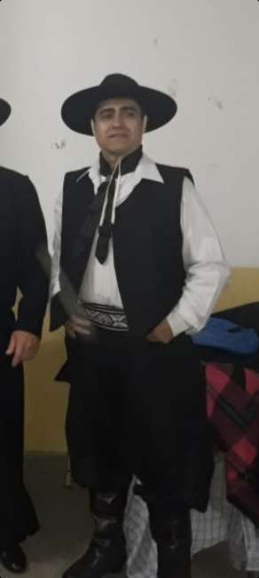 EDUS es una hombre de 64 años que busca amigos en Buenos Aires 