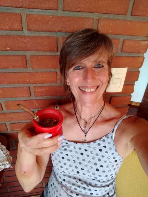 Conocer mujer de 60 años que vive en Lanus 