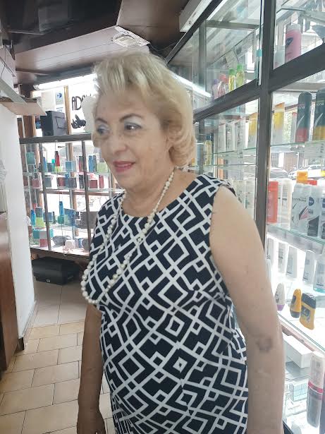 Conocer mujer de 80 años que vive en Recoleta 