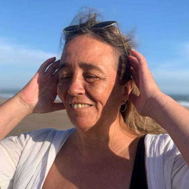 KARINA es una mujer de 58 años que busca amigos en CABA 
