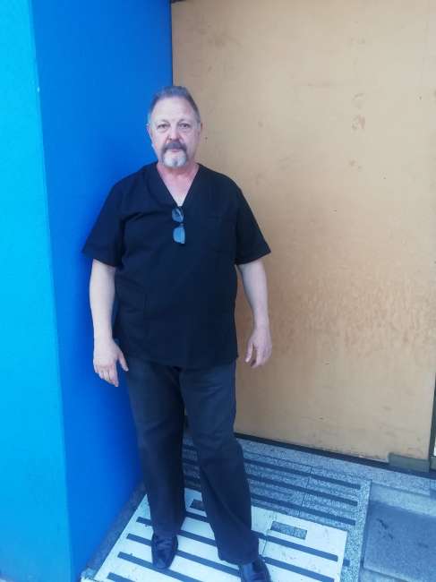 ROBERDELIRO22 es una hombre de 62 años que busca amigos en CABA 