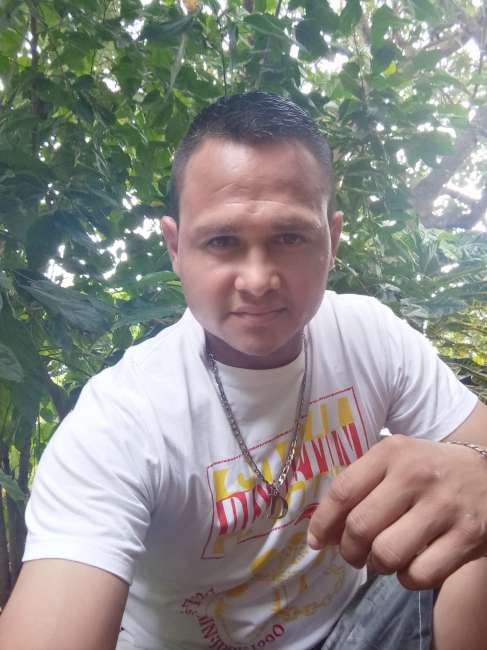 Conocer hombre de 31 años que vive en Panama 