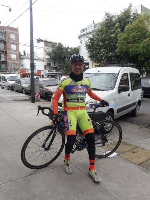 HESCALA es una hombre de 53 años que busca amigos en CABA 