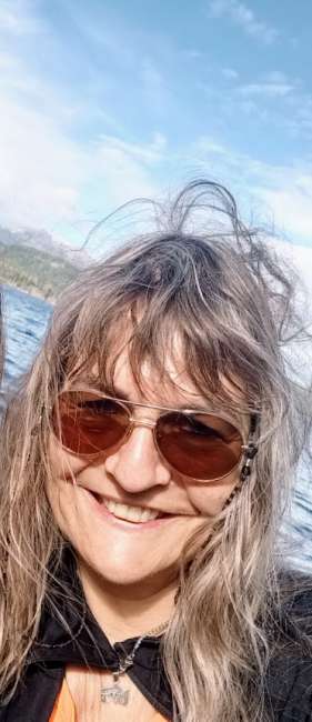 KARIN60 es una mujer de 63 años que busca amigos en Buenos Aires 