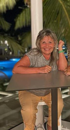 Conocer mujer de 60 años que vive en Montevideo 