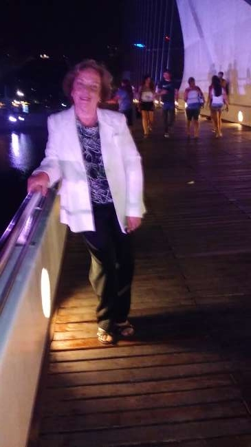 Conocer mujer de 68 años que vive en Villa Urquiza 