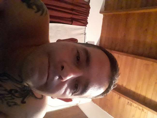 Conocer hombre de 37 años que vive en Monte Grande 