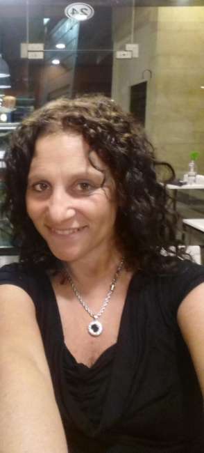 GABIBEK es una mujer de 52 años que busca amigos en CABA 