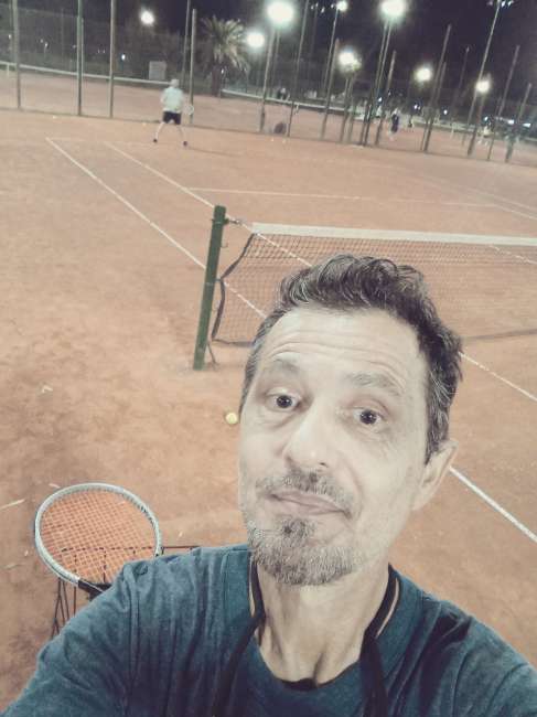 RUBENCOHEN es una hombre de 58 años que busca amigos en CABA 