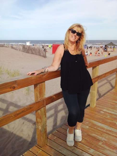 IRIE es una mujer de 62 años que busca amigos en CABA 