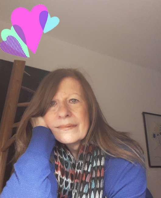 Conocer mujer de 70 años que vive en Barrio Norte 