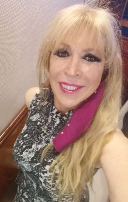KATTY452 es una mujer de 64 años que busca amigos en CABA 