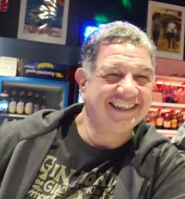 Conocer hombre de 59 años que vive en Villa Ortuzar 