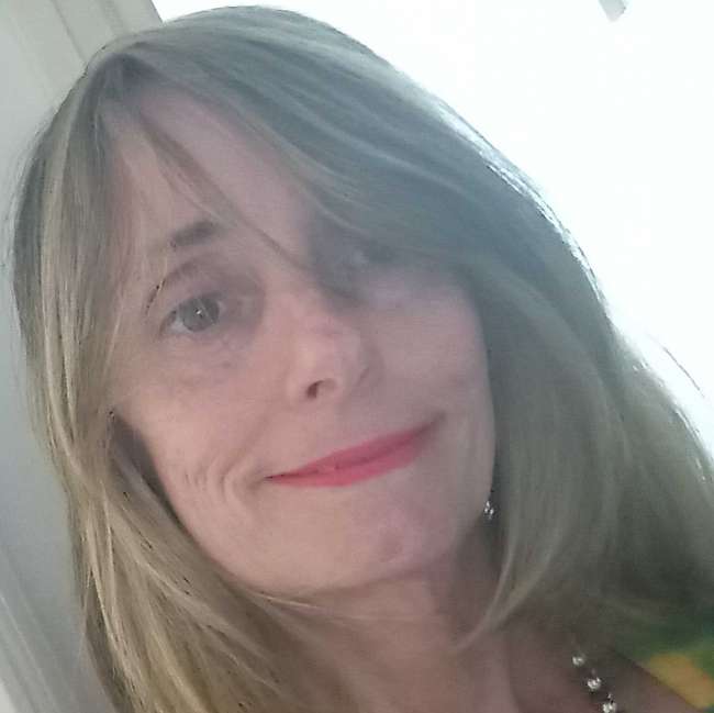 AXI363 es una mujer de 61 años que busca amigos en CABA 