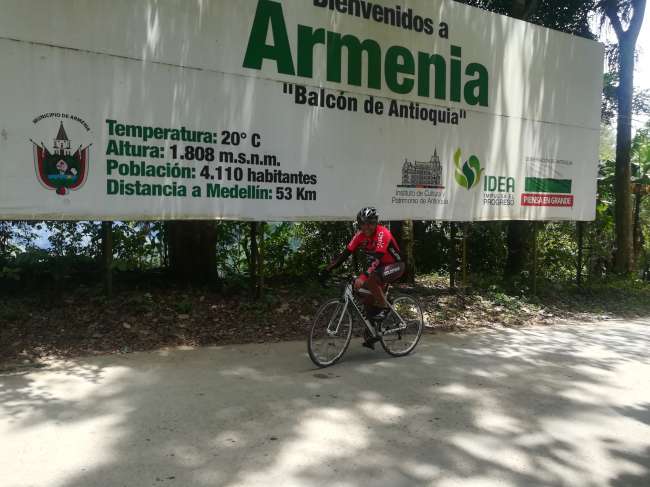 JODANIE es una hombre de 47 años que busca amigos en Antioquia 