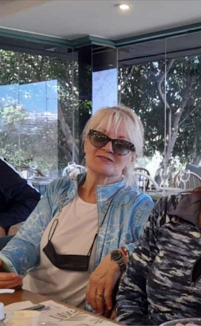 Conocer mujer de 68 años que vive en Palermo 