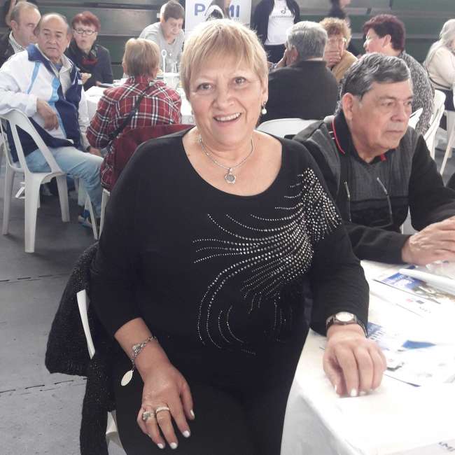 YAMIL4 es una mujer de 66 años que busca amigos en Buenos Aires 