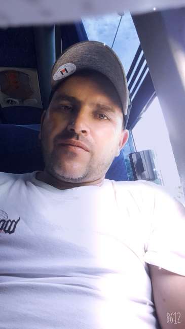 Conocer hombre de 38 años que vive en Bogotá 