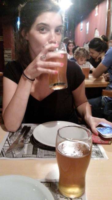 ANTO_ es una mujer de 33 años que busca amigos en CABA 