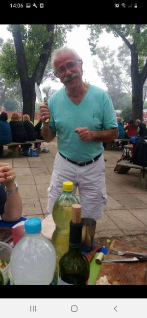 Conocer hombre de 72 años que vive en Avellaneda 
