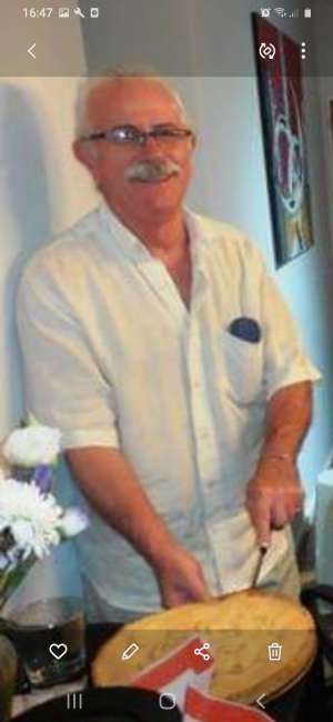 PARTY es una hombre de 72 años que busca amigos en Buenos Aires 