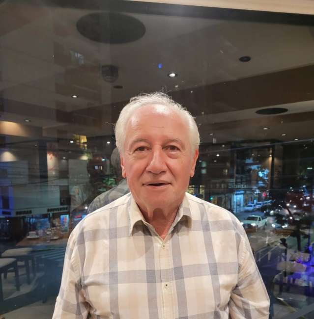 Conocer hombre de 79 años que vive en Caballito 
